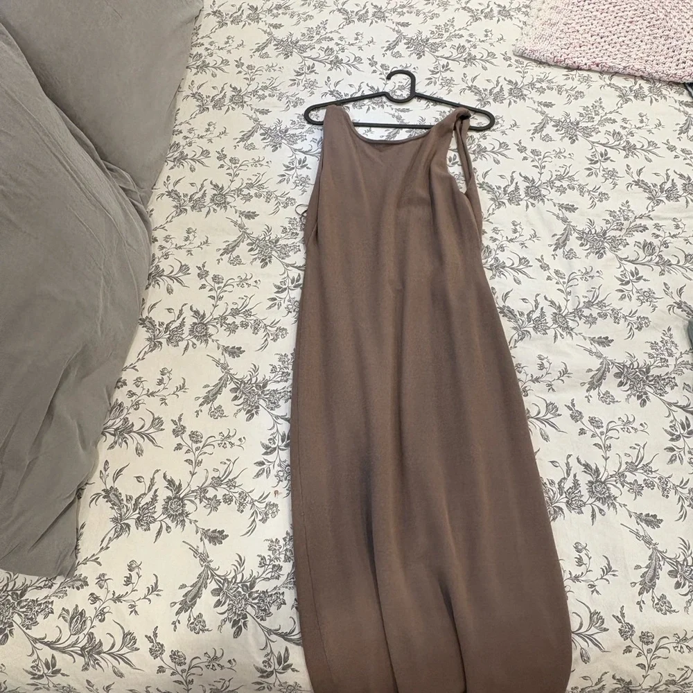 Dynamite Brown Backless Dress - Picture 1 of 2